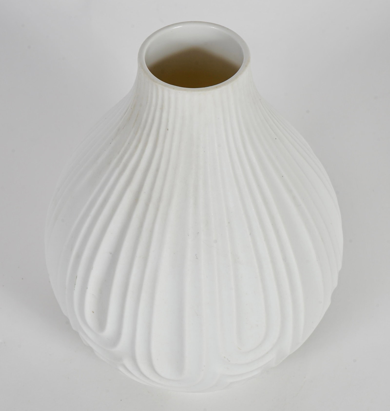 Vintage Heinrich White Ceramic Vase - 3