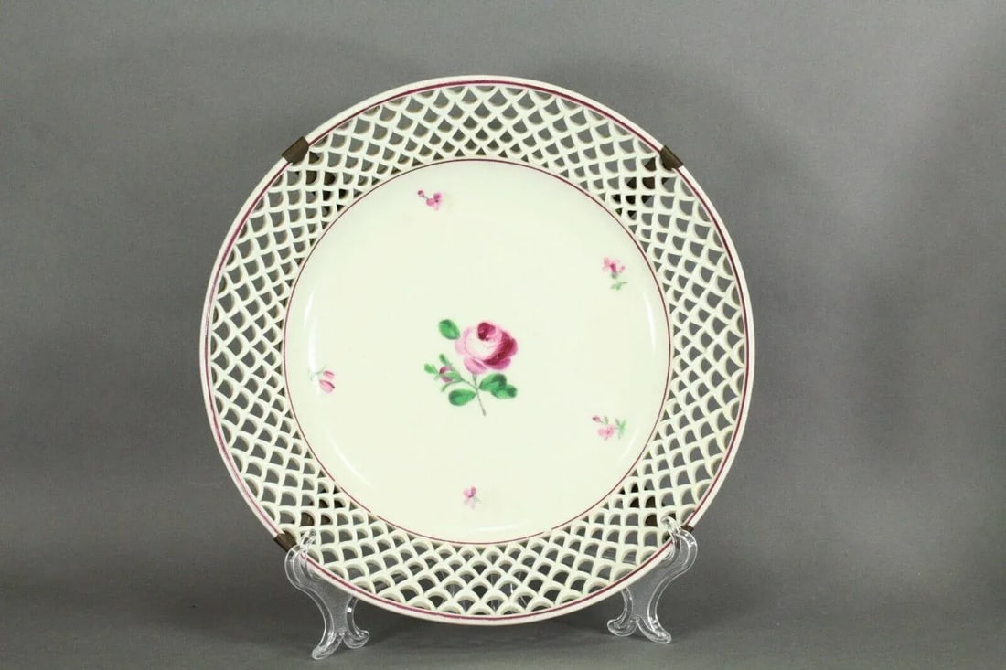 18/19th Century Royal Vienna Pair Porcelain Plates Reticulated With Flowers - 2
