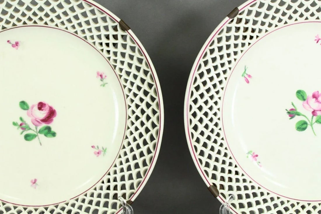 18/19th Century Royal Vienna Pair Porcelain Plates Reticulated With Flowers - 6