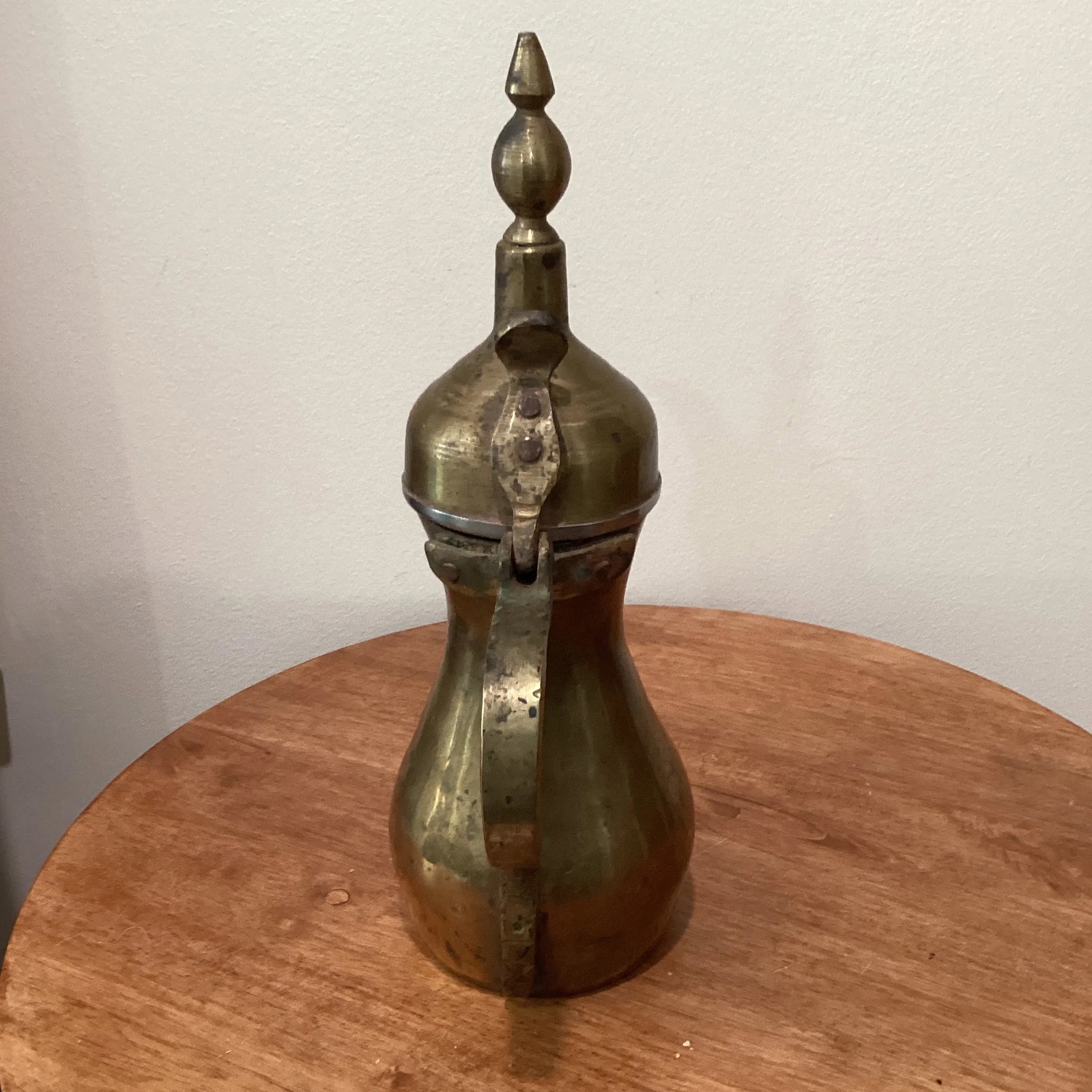 Early 20th Century Middle Eastern Moorish Dallh Arabic Brass Coffee Pot - 3