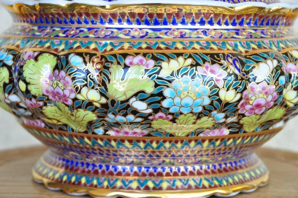 Thai Benjarong Porcelain Soup Tureen & Ladle Set With Hand-Painted Floral Decorations - 3