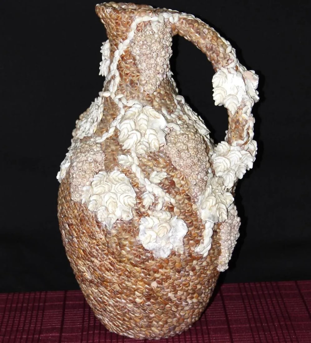 Early 20th Century Shell-Encrusted Pitcher With Grapevine Design - 12