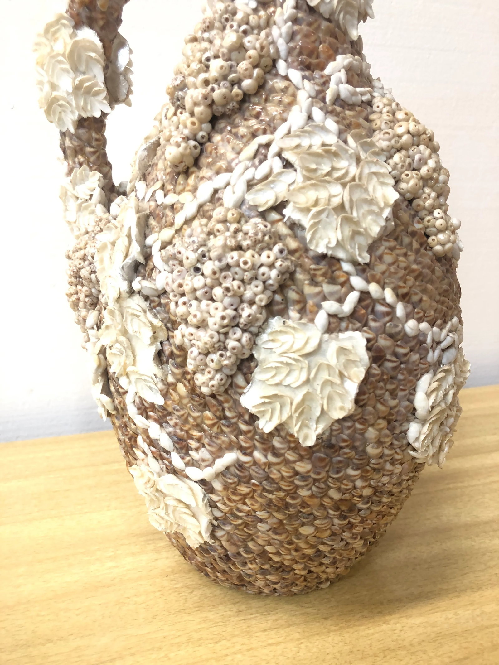 Early 20th Century Shell-Encrusted Pitcher With Grapevine Design - 6