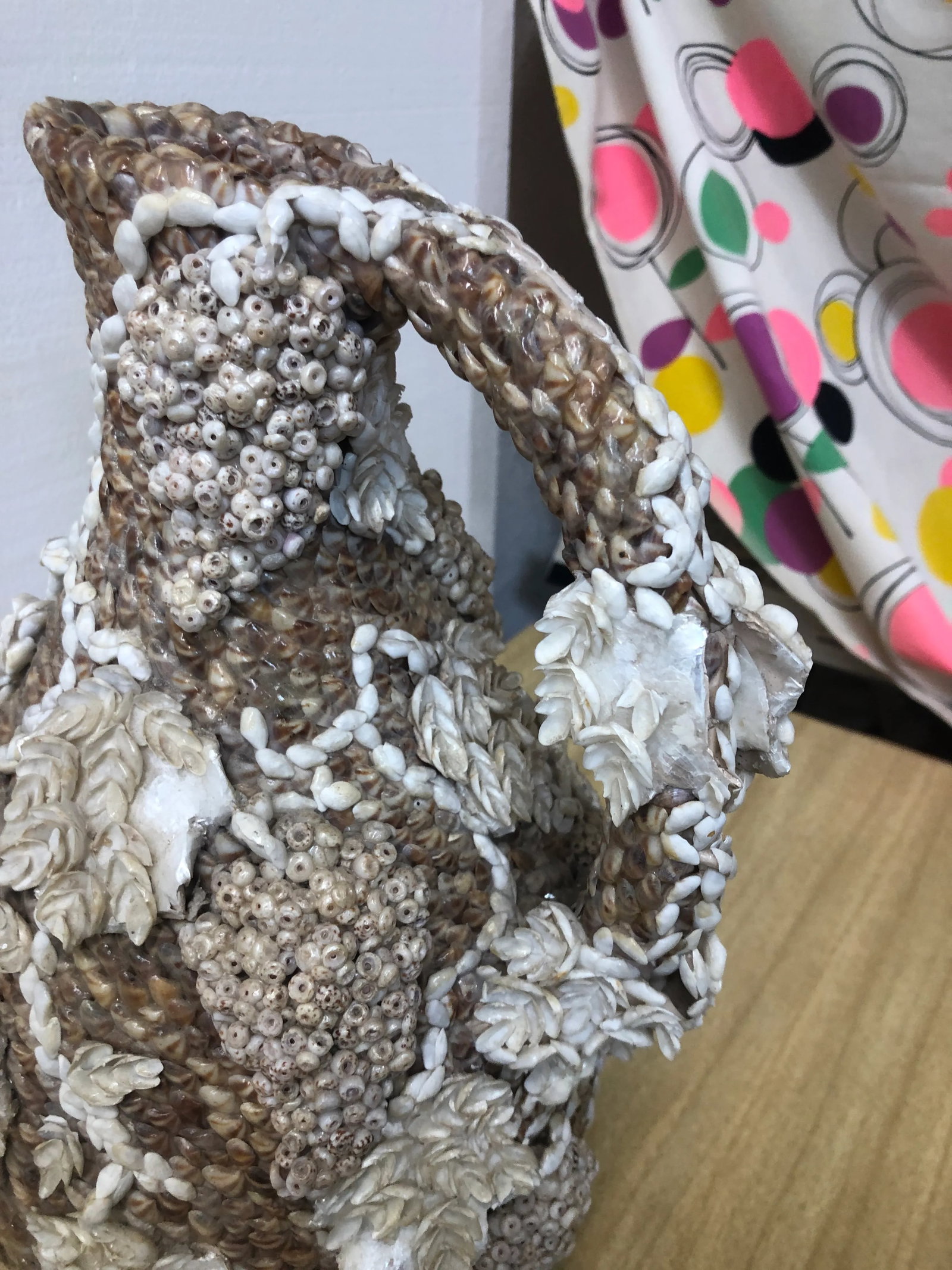 Early 20th Century Shell-Encrusted Pitcher With Grapevine Design - 9