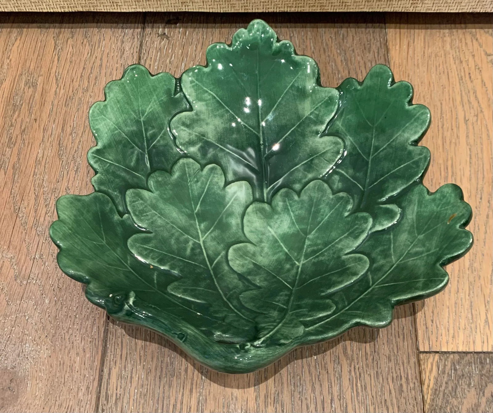 Mid 20th Century Italian Majolica Leaf Bowl - 3
