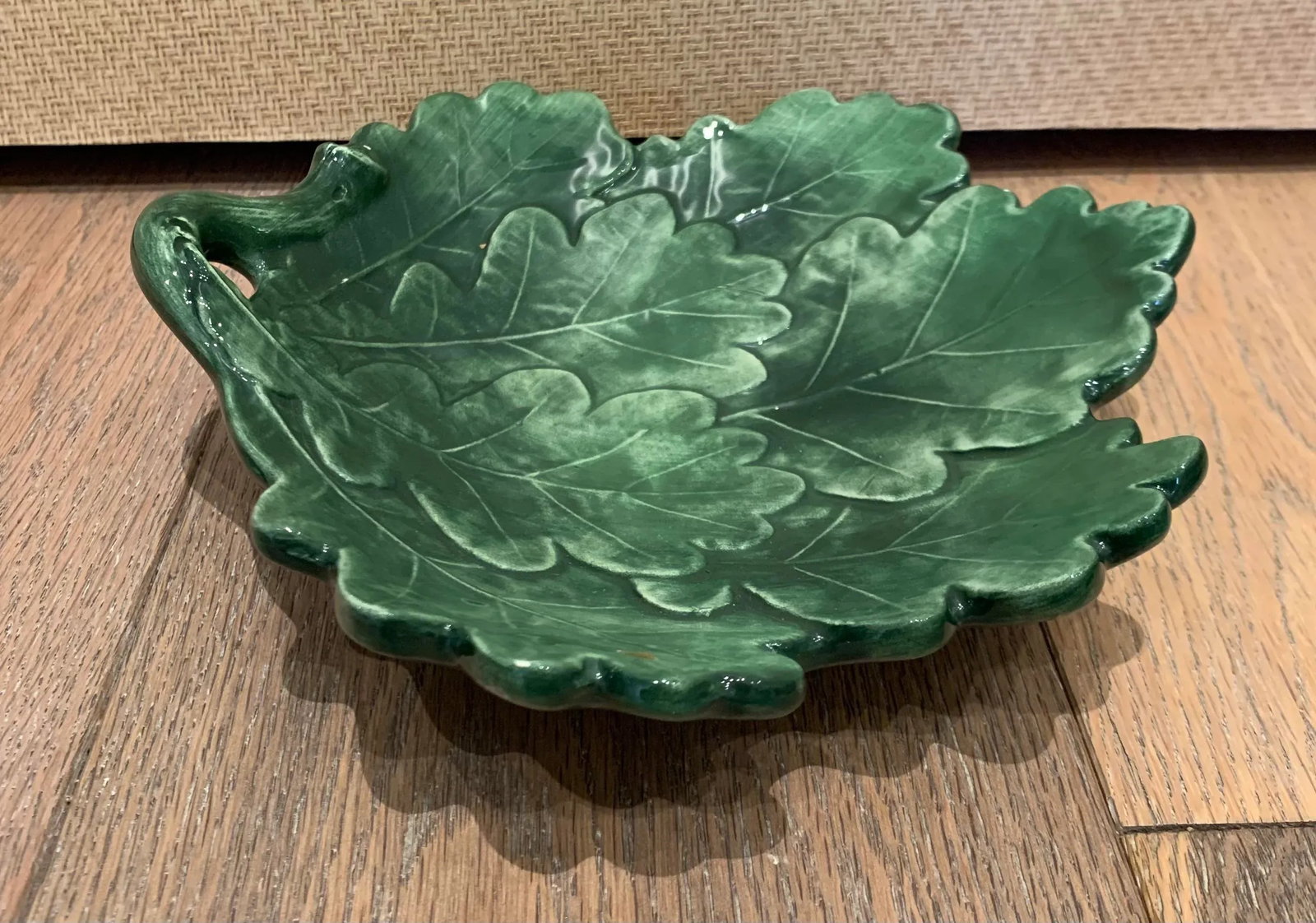 Mid 20th Century Italian Majolica Leaf Bowl - 7