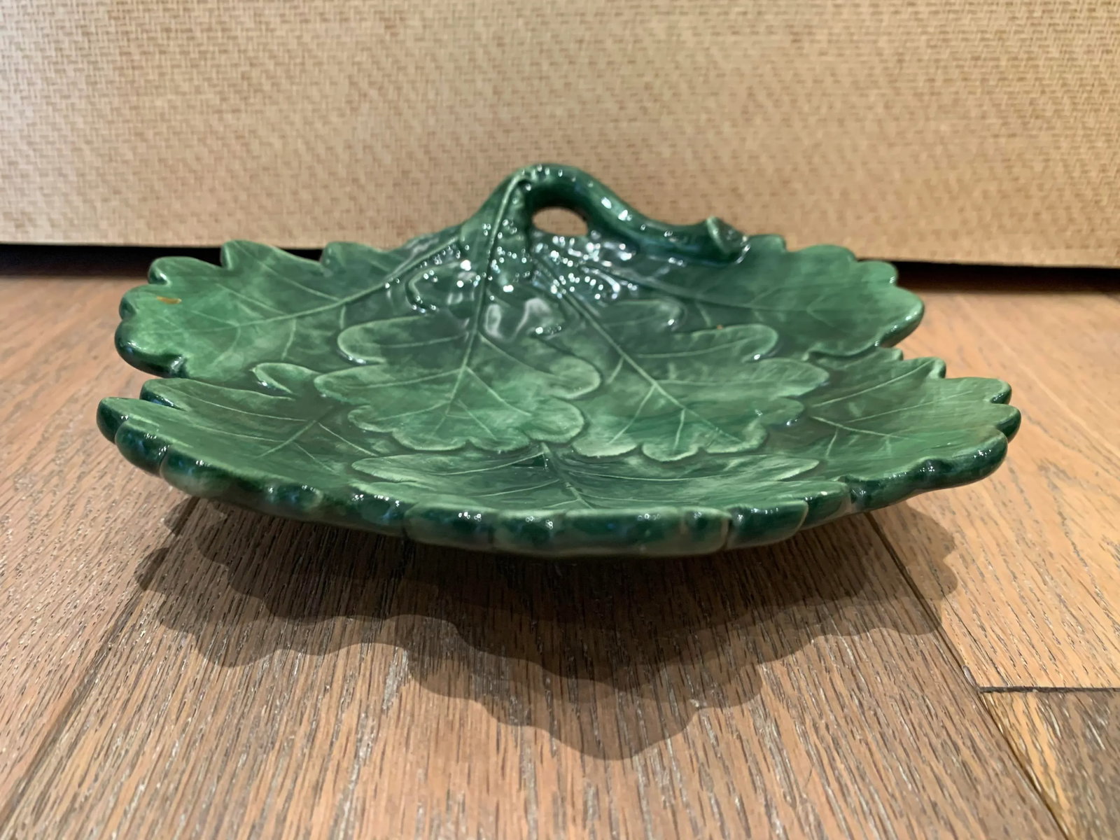 Mid 20th Century Italian Majolica Leaf Bowl - 8