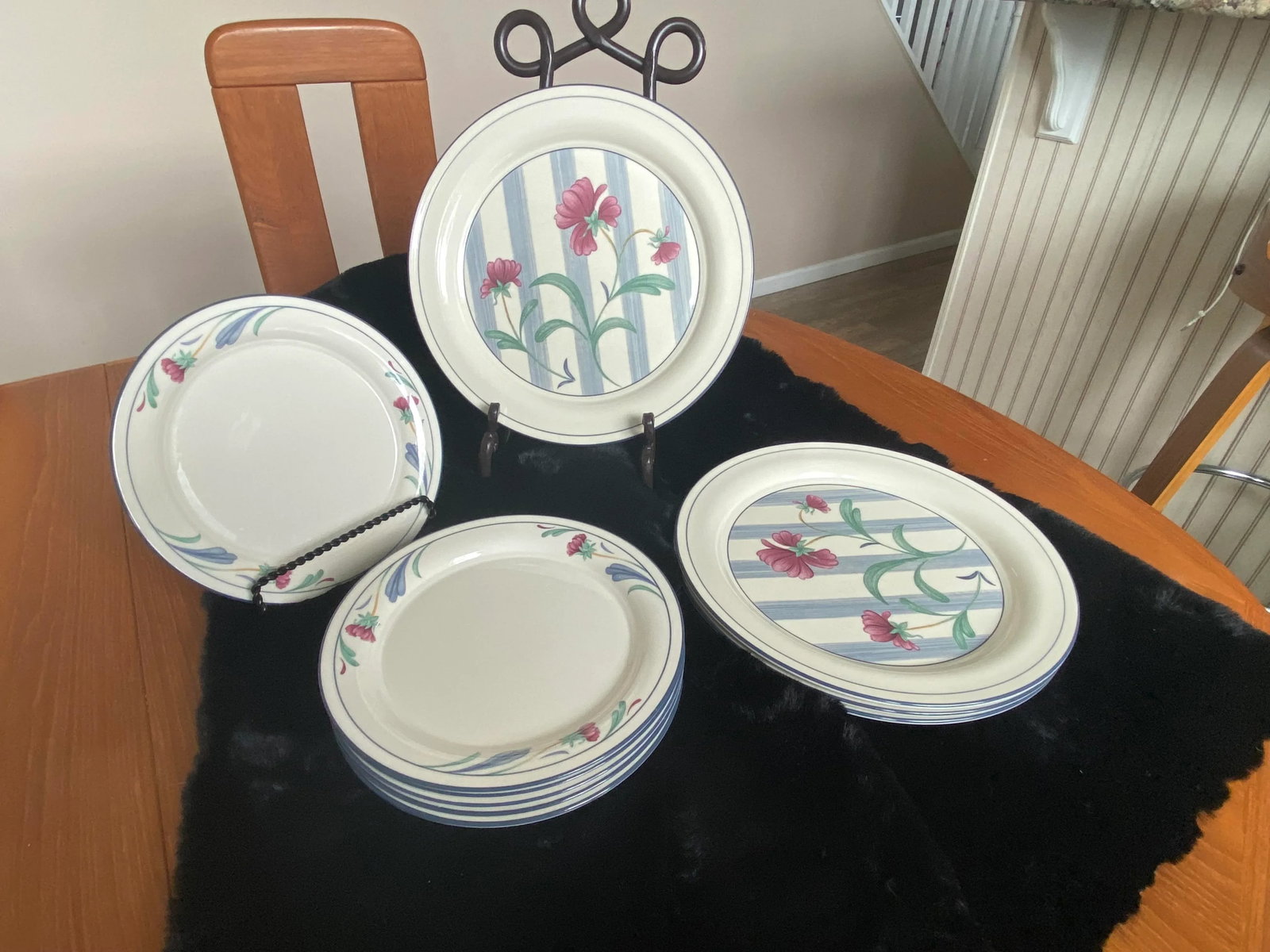 1980s Lenox Poppies on Blue China Dinnerware Set-8 Pieces - 2