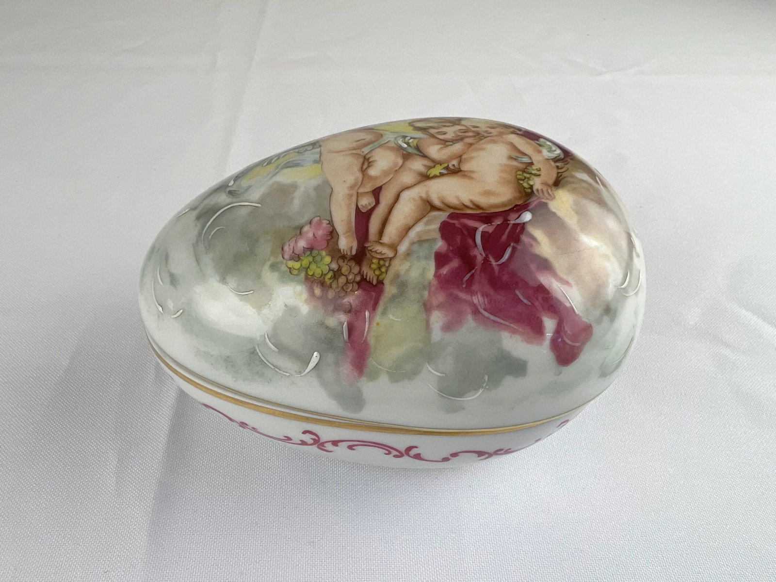 Late 20th Century Fontanille & Marraud Limoges Porcelain Easter Egg Box - 3
