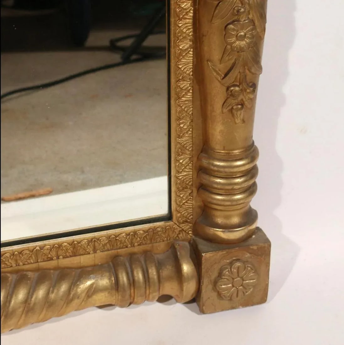 Mid 19th Century American Half Spindle Giltwood Tabernacle Pier Mirror - 3