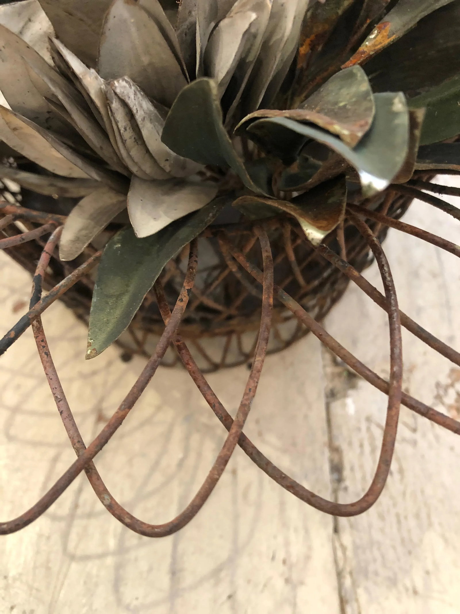 19th Century Wire Basket Planter With Decorative Tole Leaves - 2