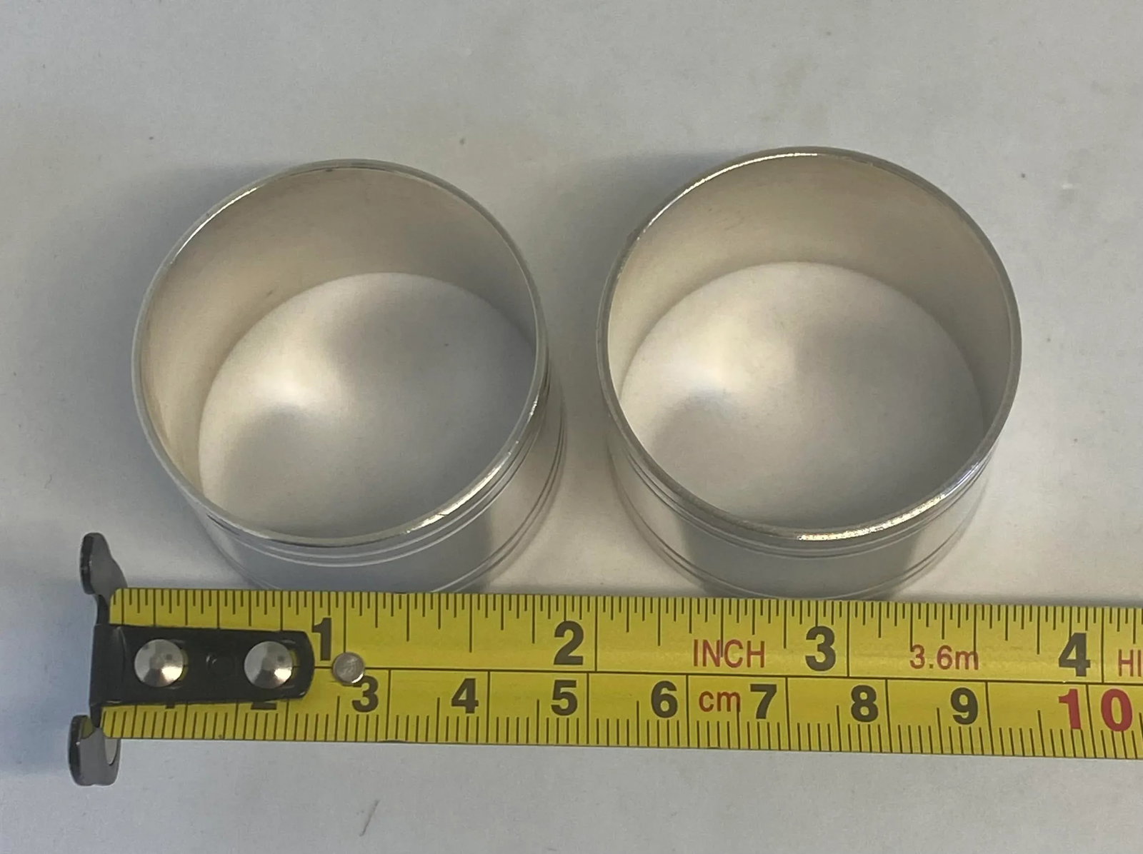 Late 20th Century Christofle Nathalie Silver-Plated Napkin Rings - Set of 2 - 11