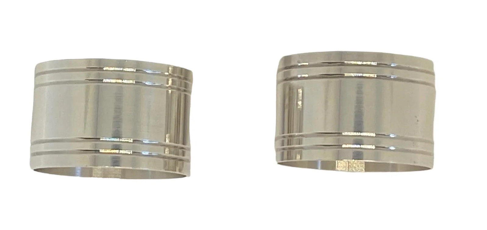 Late 20th Century Christofle Nathalie Silver-Plated Napkin Rings - Set of 2 - 7