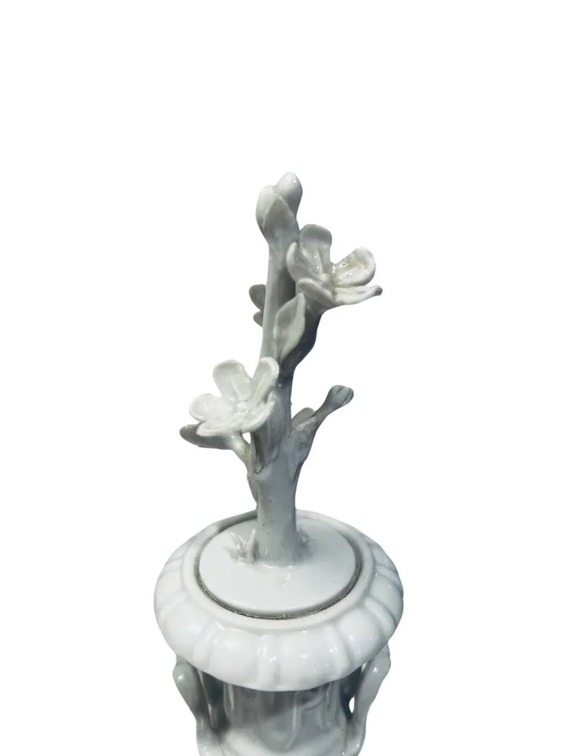 Pair, Cabinet of Curiosity Neoclassical Style Blanc De Chine Porcelain Urns - 11