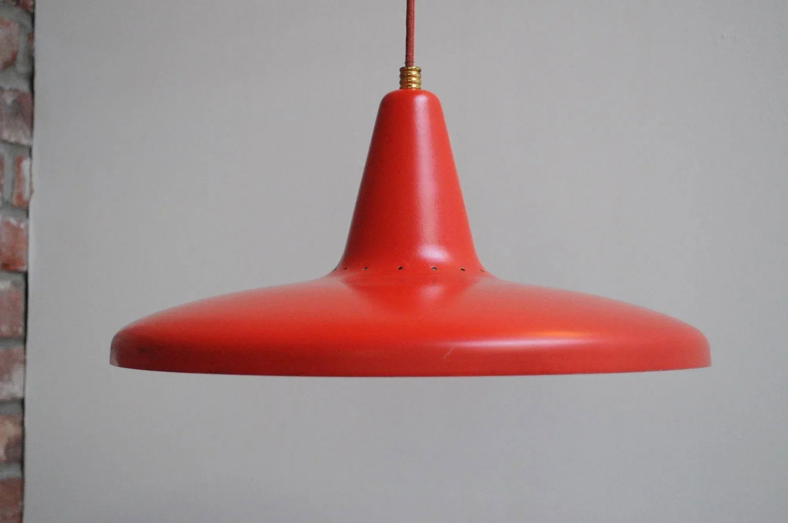 Mid Century Italian Modernist Wall Swag Lamp in Brass and Red Lacquered Metal - 6