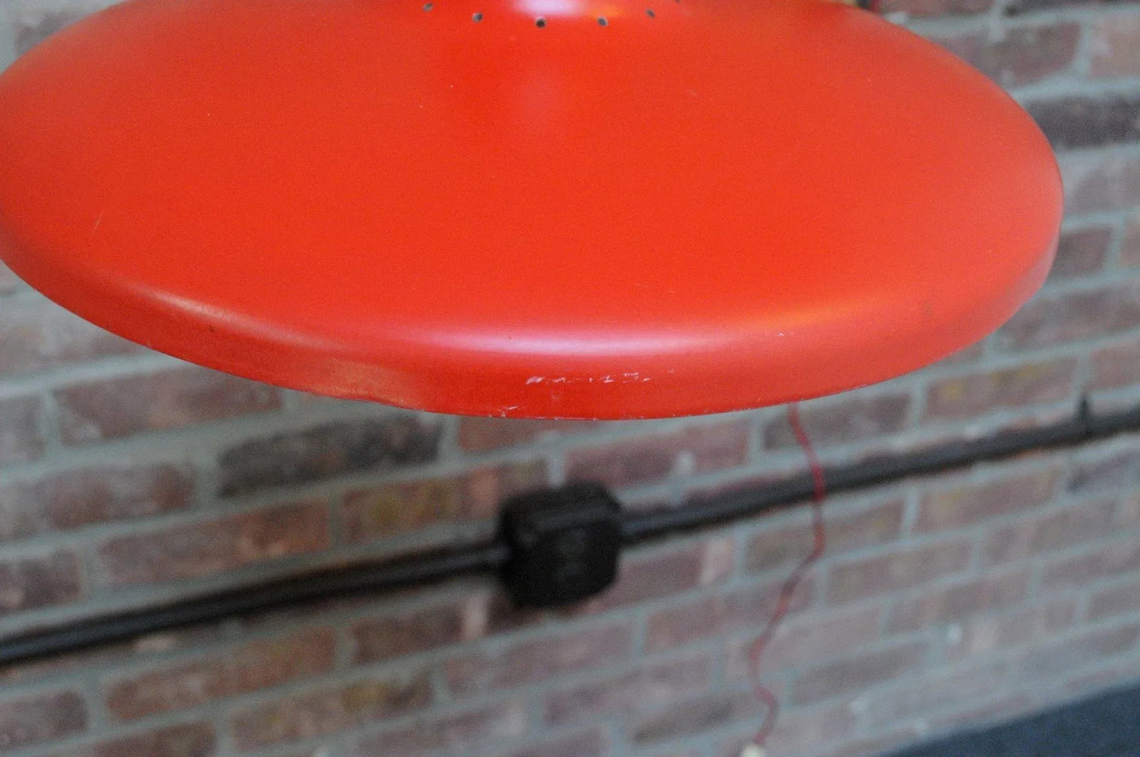 Mid Century Italian Modernist Wall Swag Lamp in Brass and Red Lacquered Metal - 8