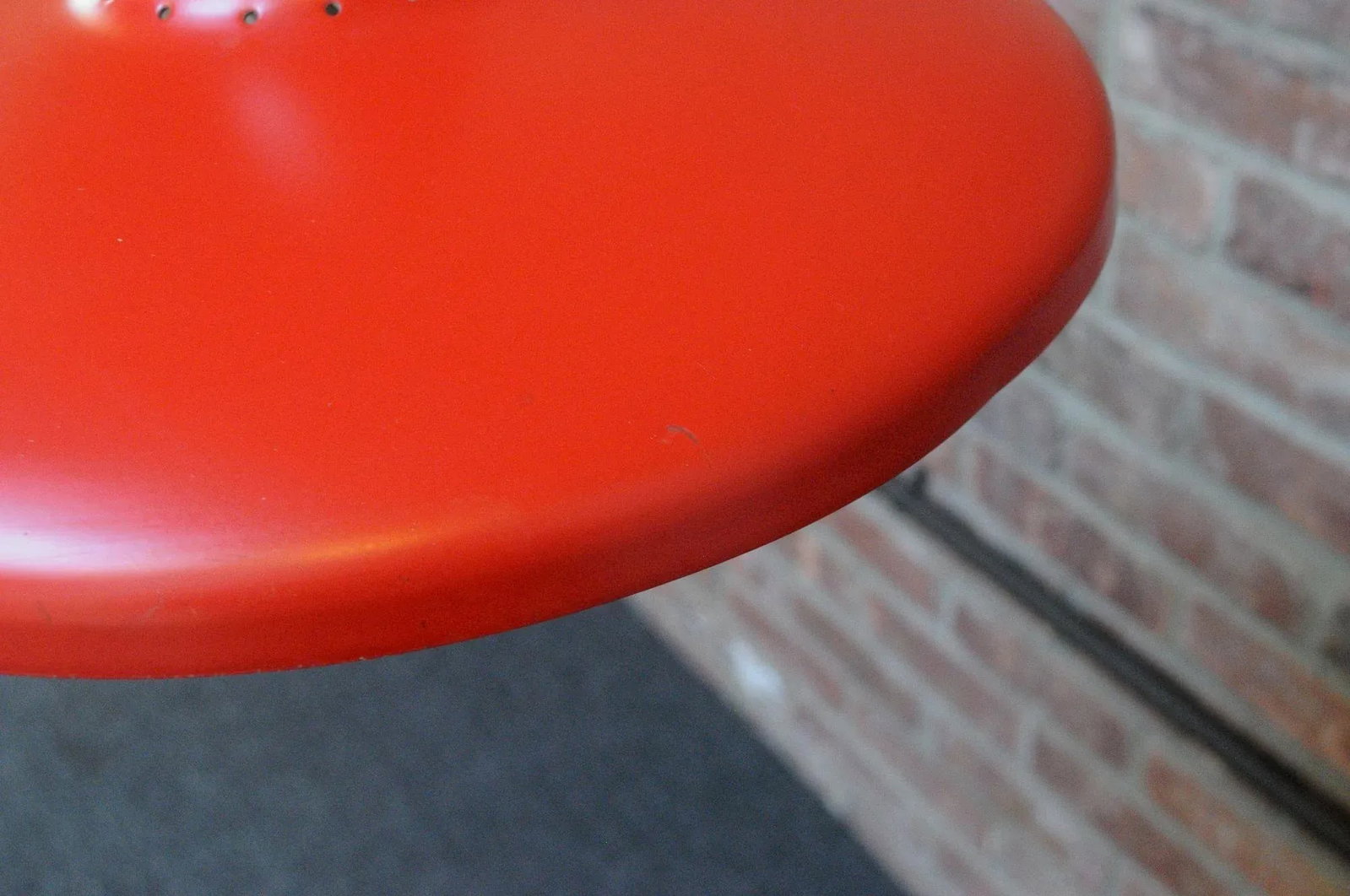 Mid Century Italian Modernist Wall Swag Lamp in Brass and Red Lacquered Metal - 9