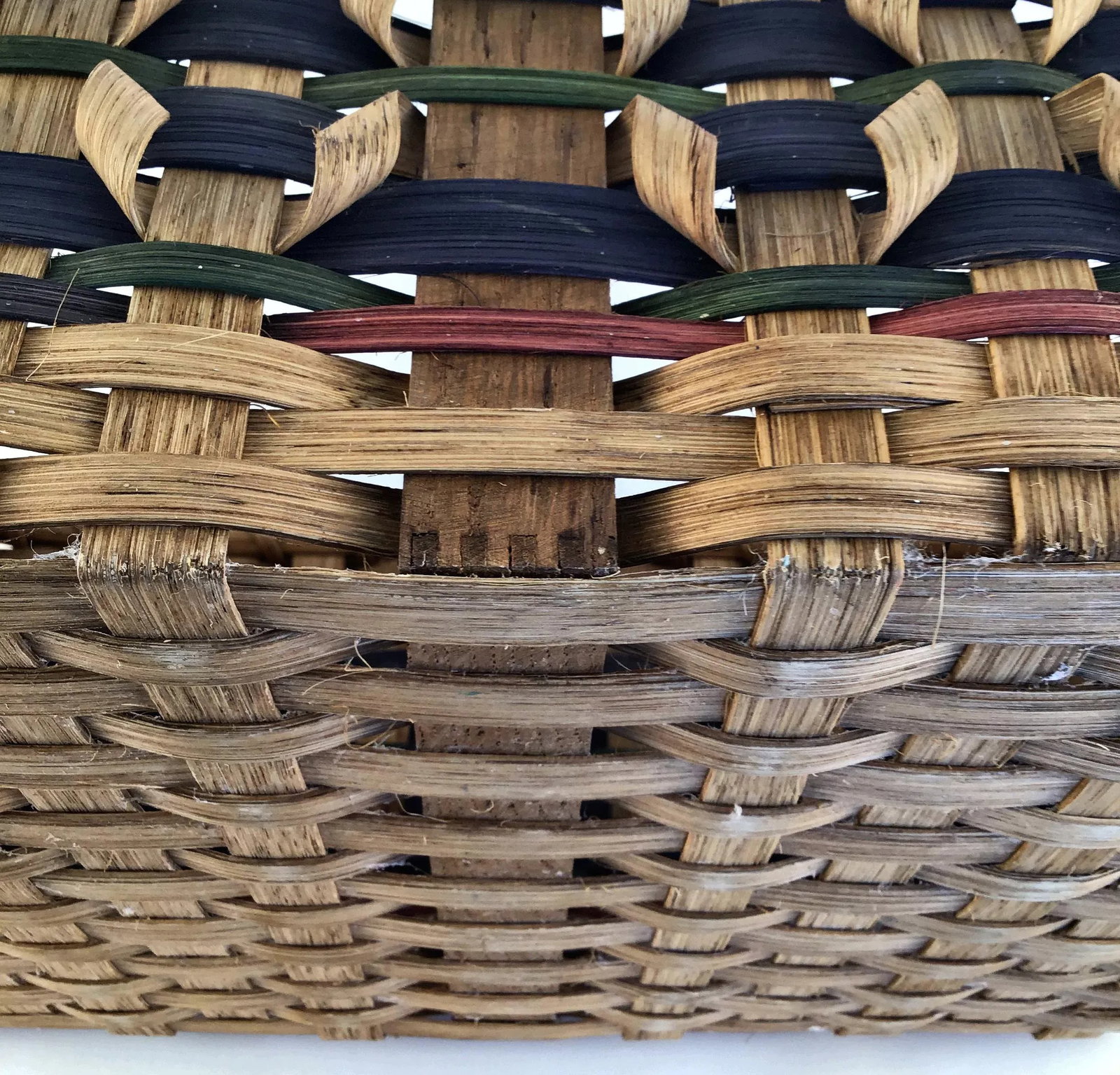 1900s Arts and Crafts Flat Reed With Splint Oak Curls Basket - 5