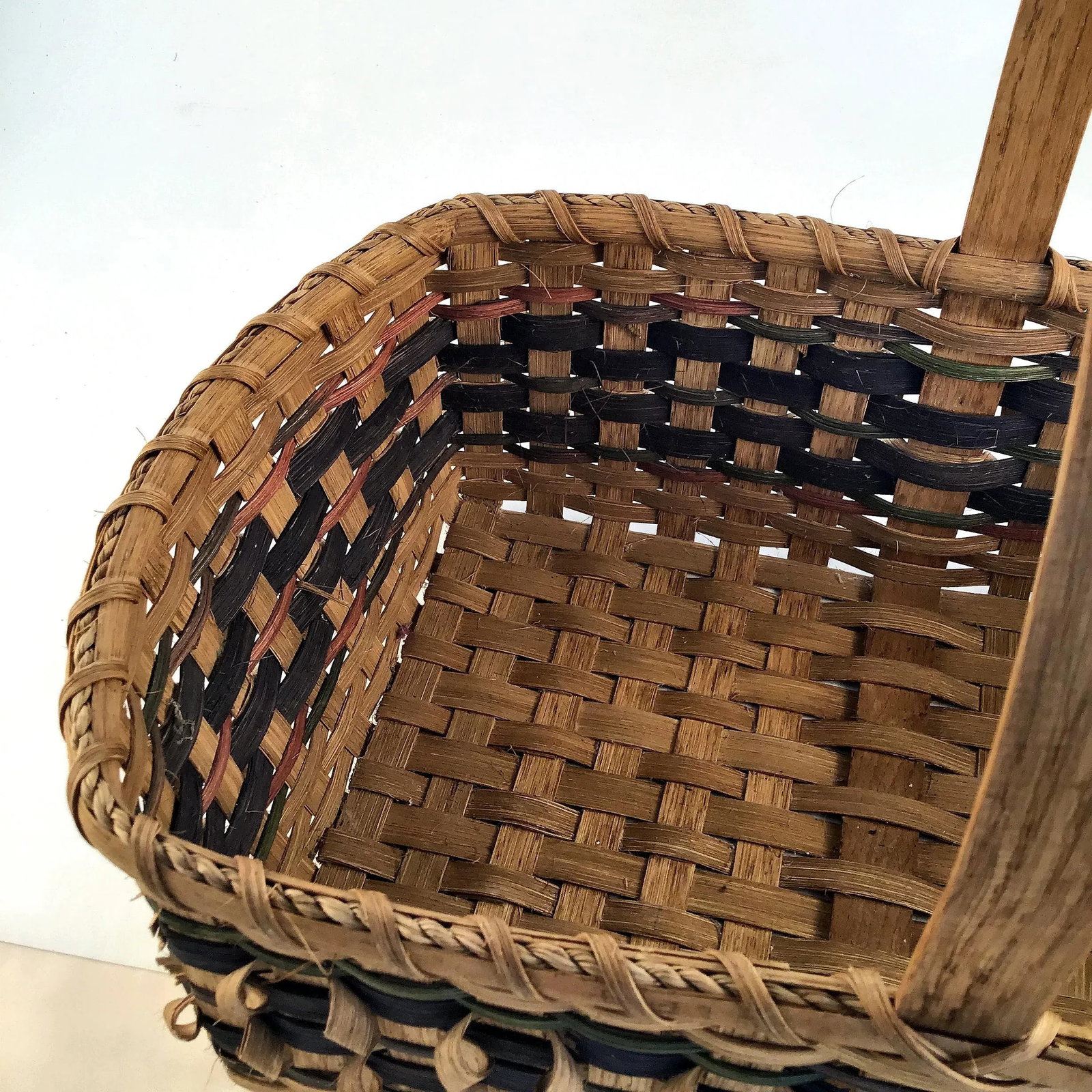 1900s Arts and Crafts Flat Reed With Splint Oak Curls Basket - 7