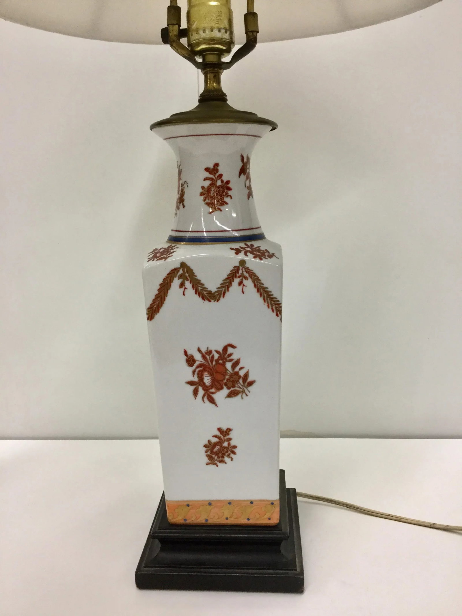 Vintage Honi Chilo Traditional Porcelain Table Lamp - 2