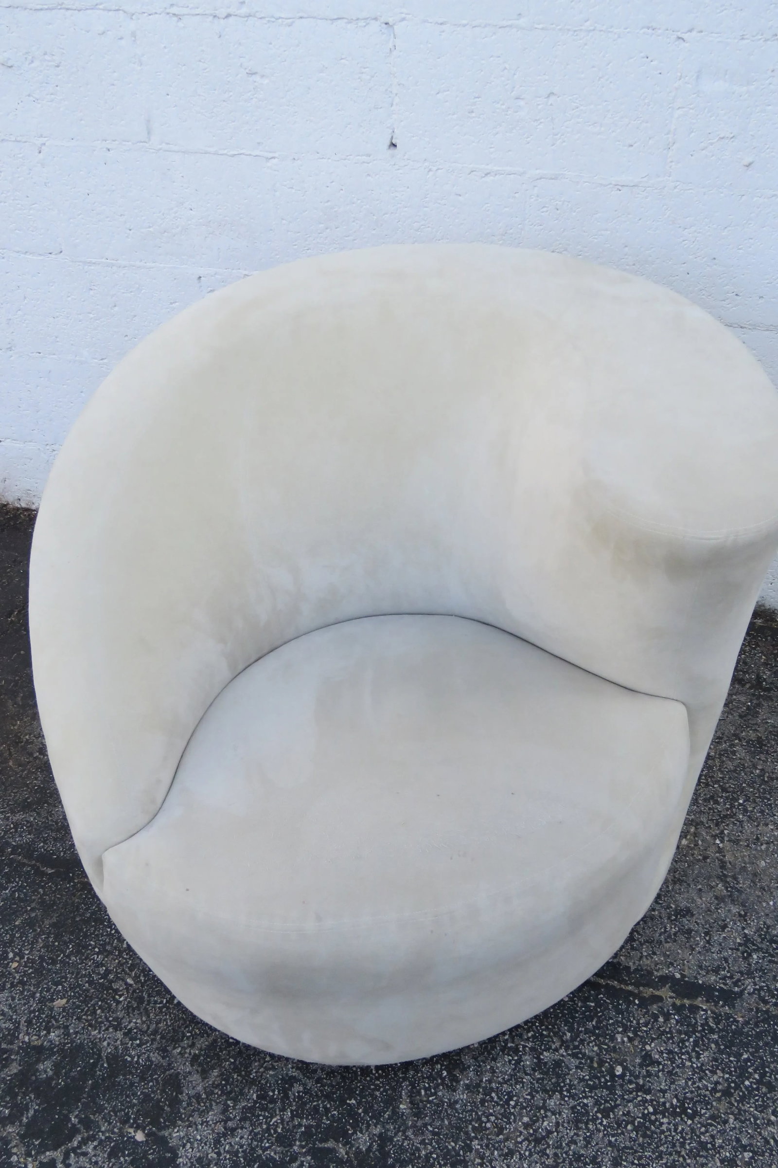 Vladimir Kagan Directional Nautilus Swivel Accent Chair - 10