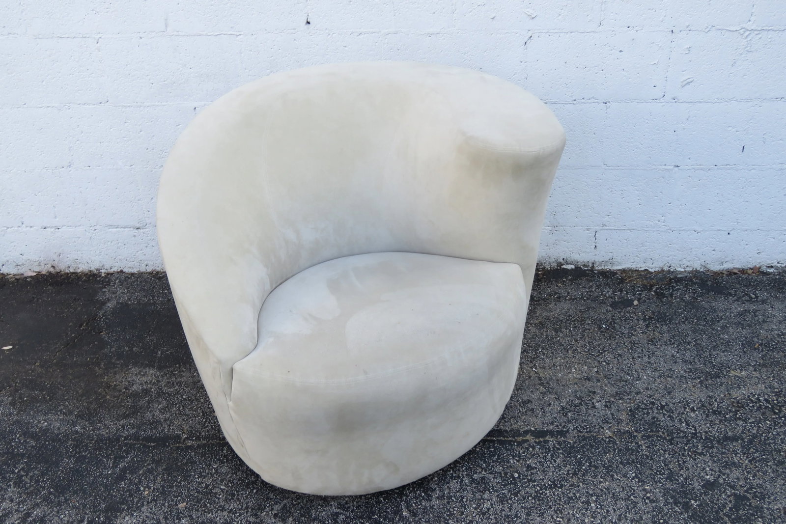 Vladimir Kagan Directional Nautilus Swivel Accent Chair - 3