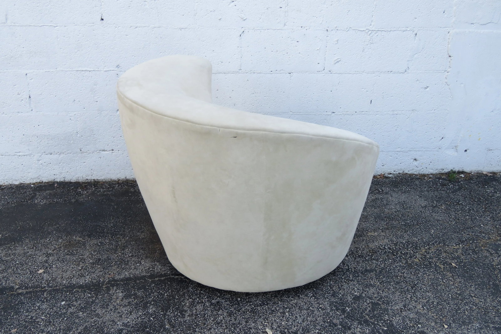 Vladimir Kagan Directional Nautilus Swivel Accent Chair - 6