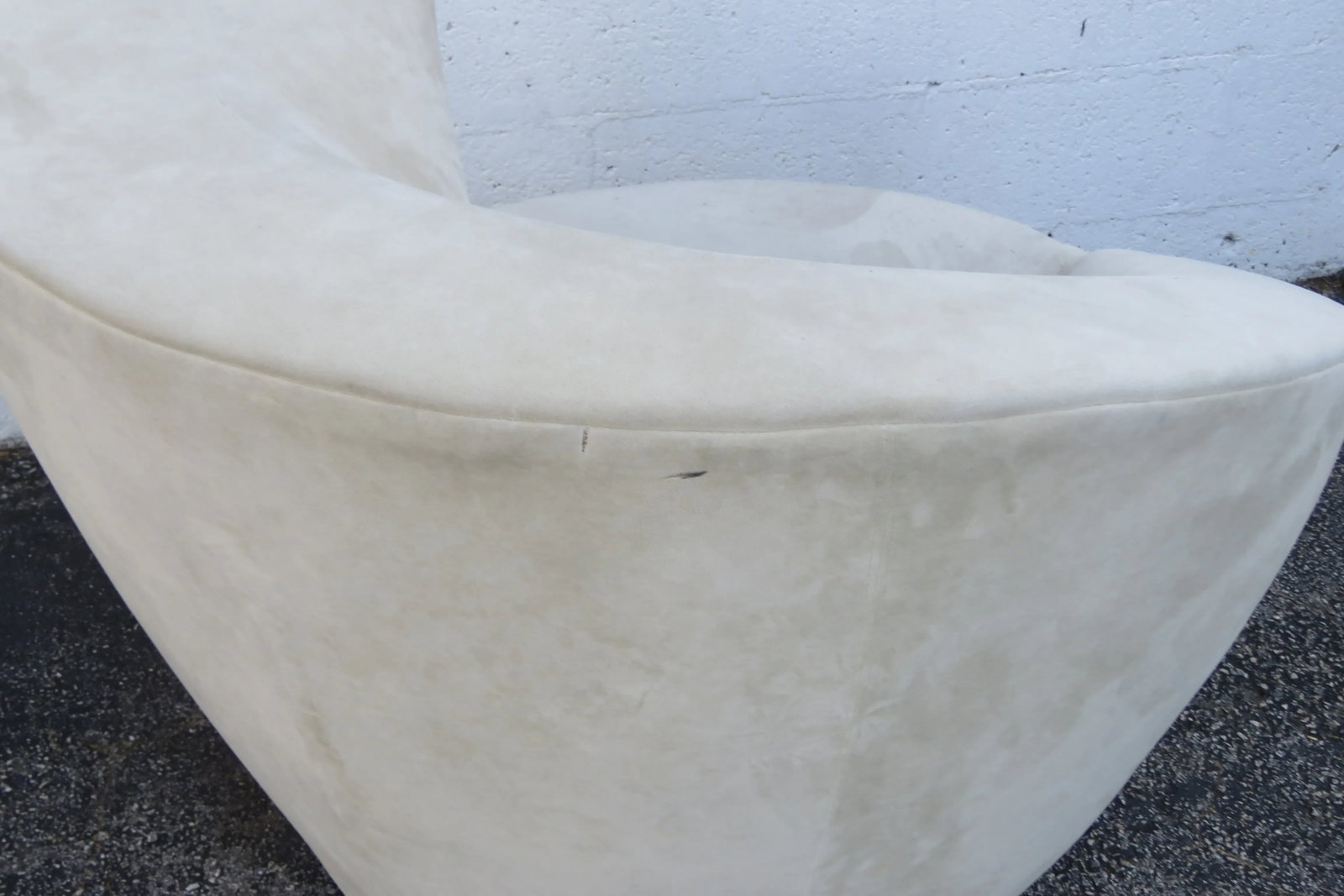 Vladimir Kagan Directional Nautilus Swivel Accent Chair - 9