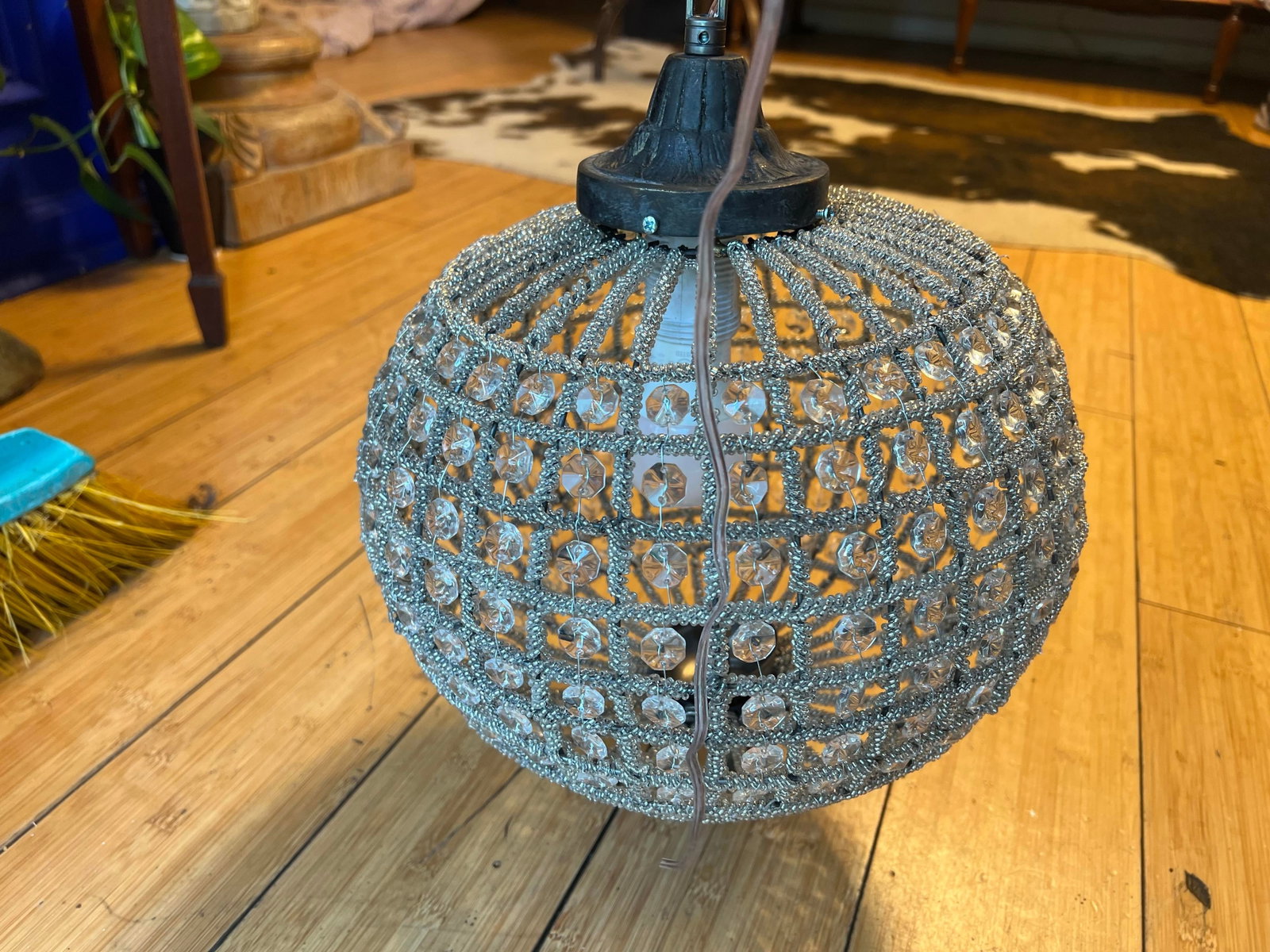 1970s Hollywood Regency Sphere Pendant - 11