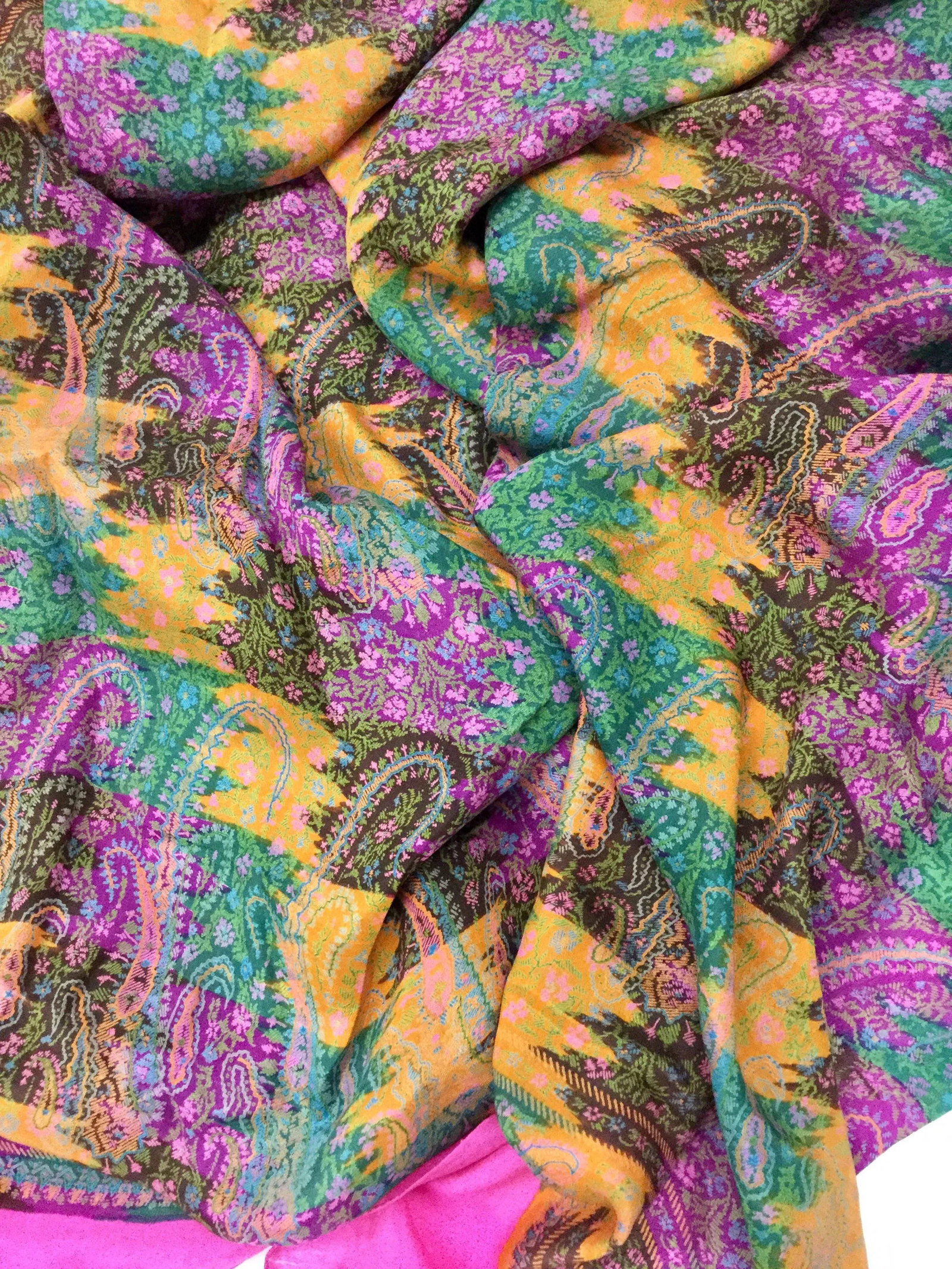 Paisley Print Vintage Silk / Viscose Indian Sari - 2