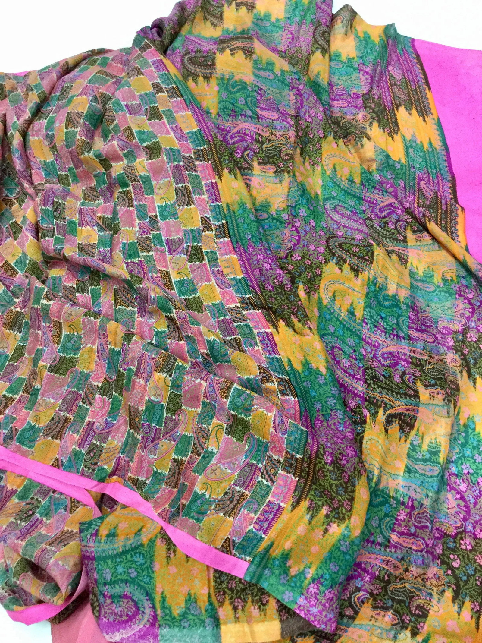Paisley Print Vintage Silk / Viscose Indian Sari - 3