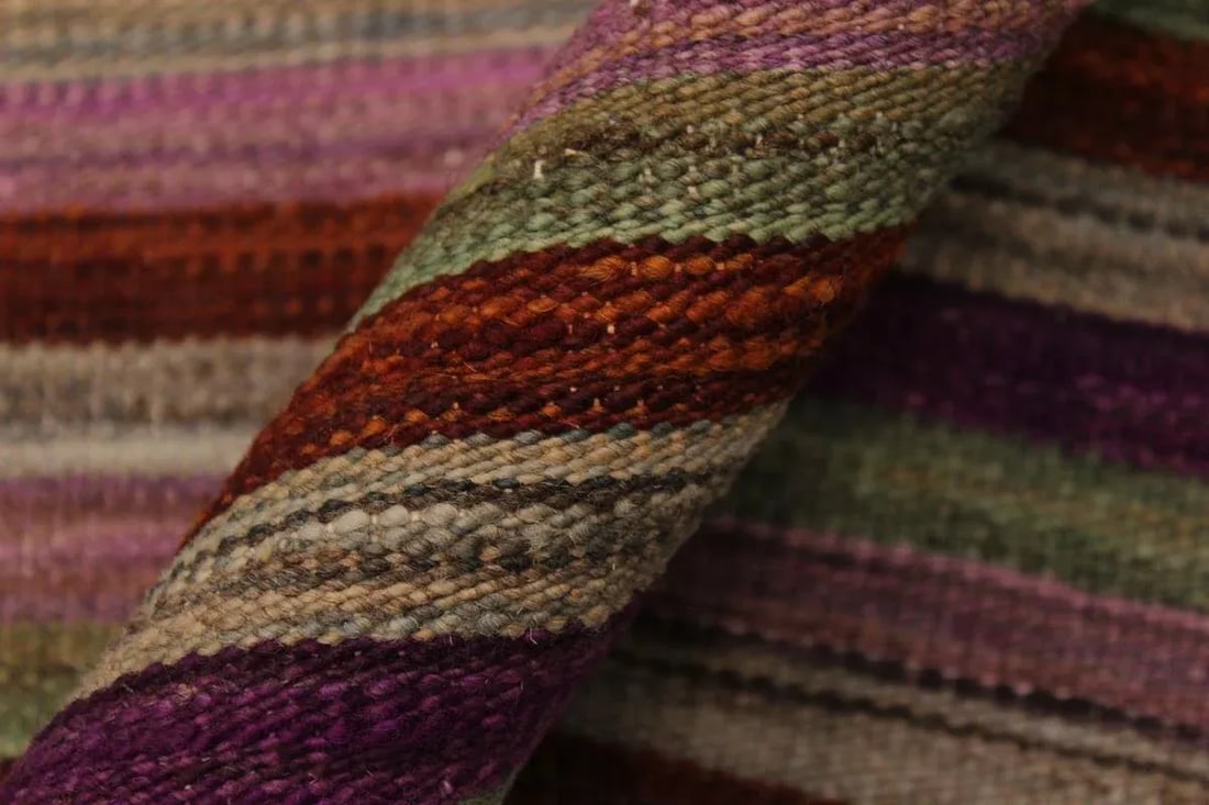 1990s Boho Chic Hand-Woven Kilim Wool Rug - 2'10'' * 3'11'' - 6