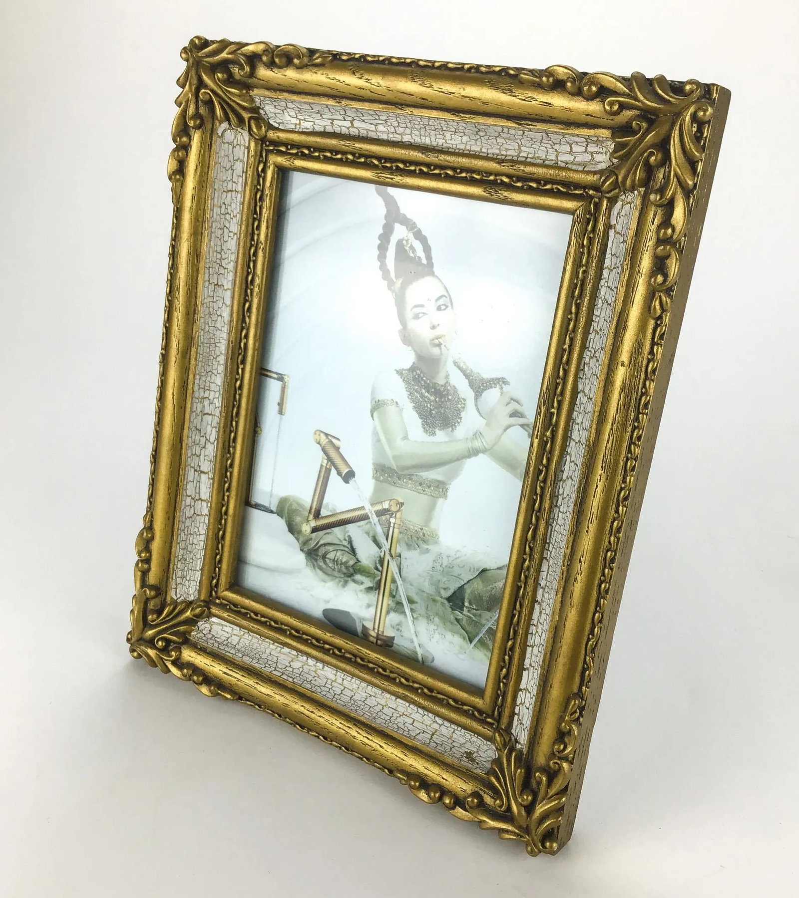 Vintage 5 X 7 Victorian Ceramic Carved Gold Baroque Desktop Photo Frame - 2