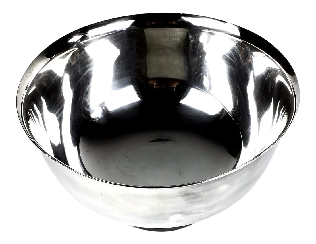 1960s Large Silver Plate Reed & Barton Revere Bowl: As one of the most recognizable silver items in America, the Paul Revere bowl shape was made famous by the early American silversmith, and remains one of the most popular items for engraving,