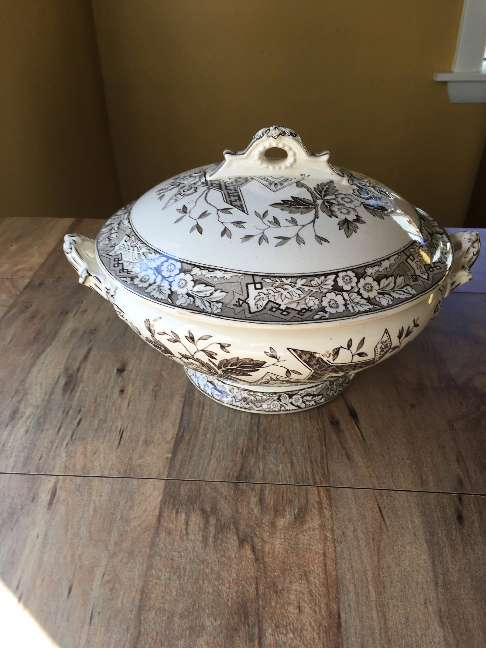 Antique Floral and Scenic Transferware Tureen - 7