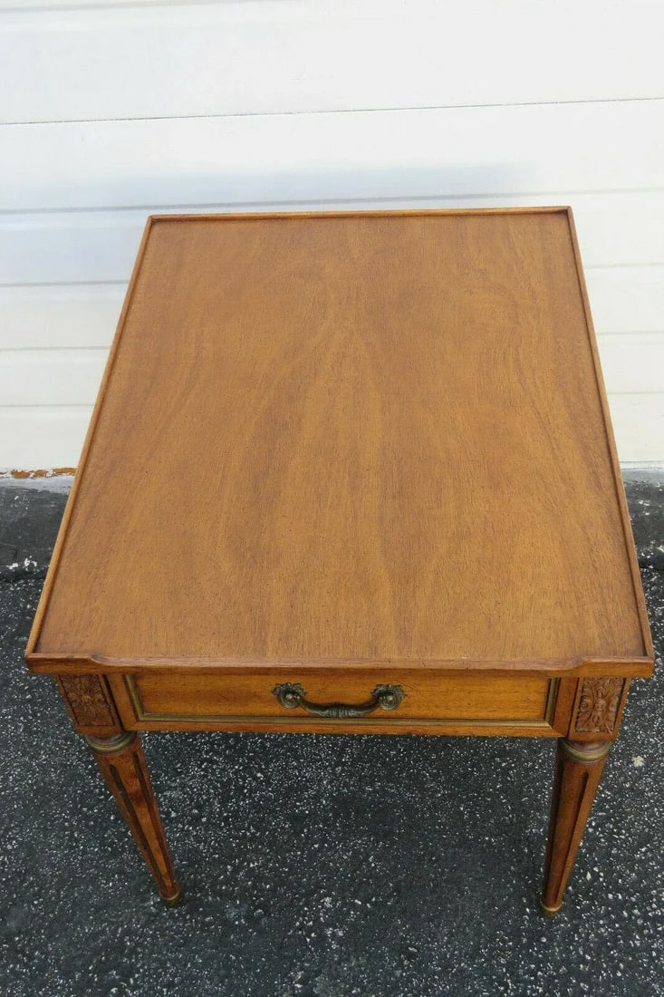 20th Century Traditional Henredon Furniture Mahogany Nightstand Side End Lamp Table - 2