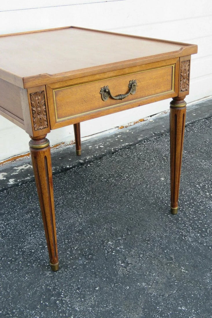 20th Century Traditional Henredon Furniture Mahogany Nightstand Side End Lamp Table - 9
