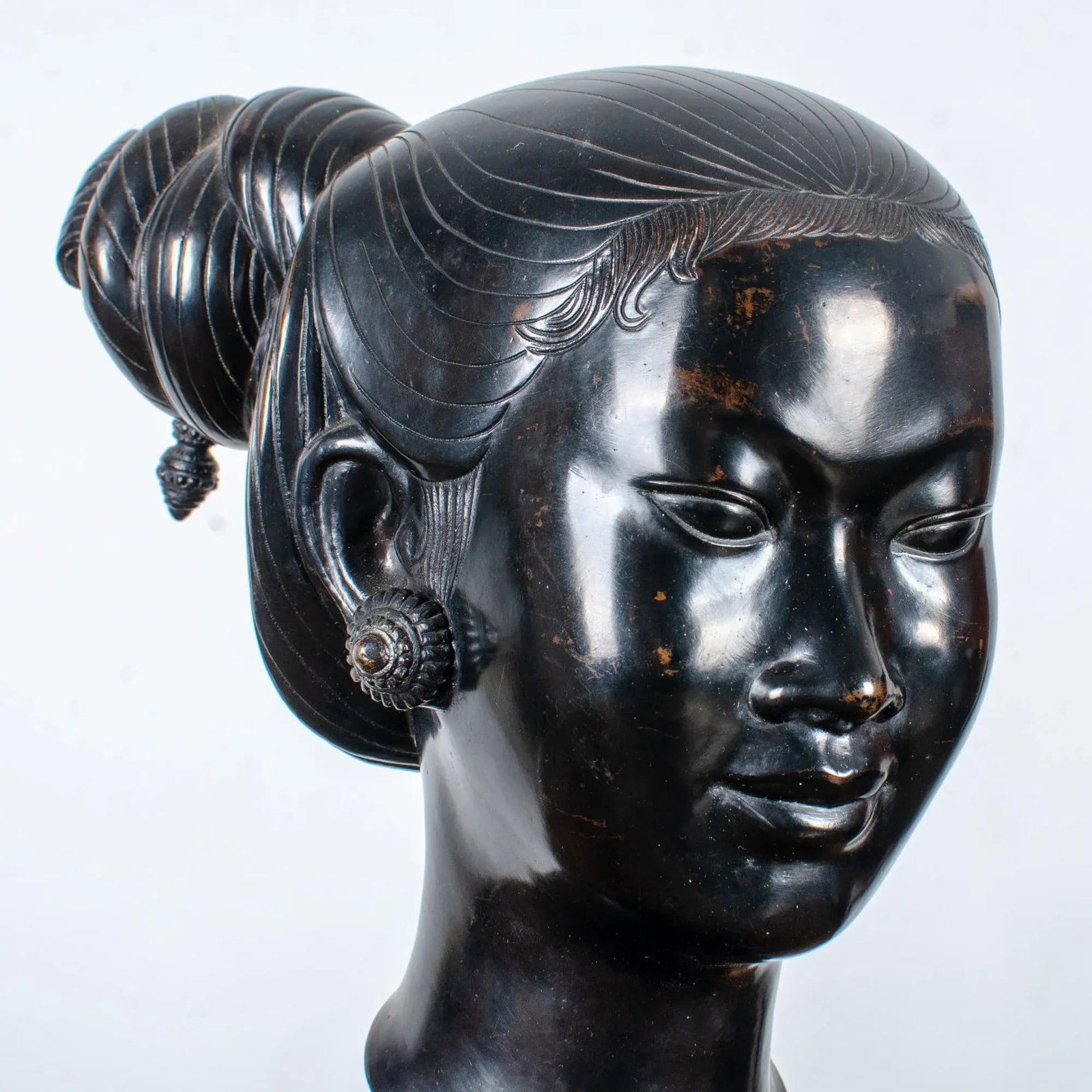 Nguyen Thanh Le Vietnamese Woman in Bronze Sculpture C.1950 - 11