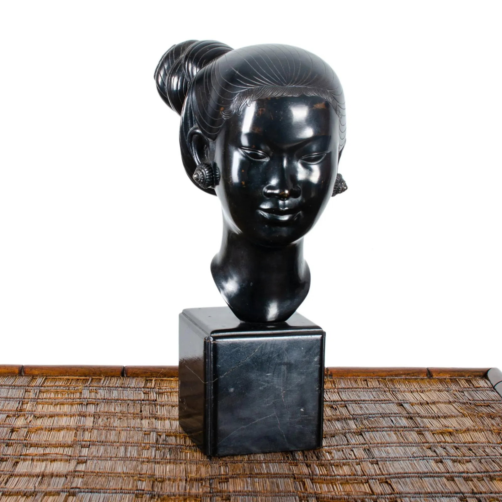Nguyen Thanh Le Vietnamese Woman in Bronze Sculpture C.1950 - 12