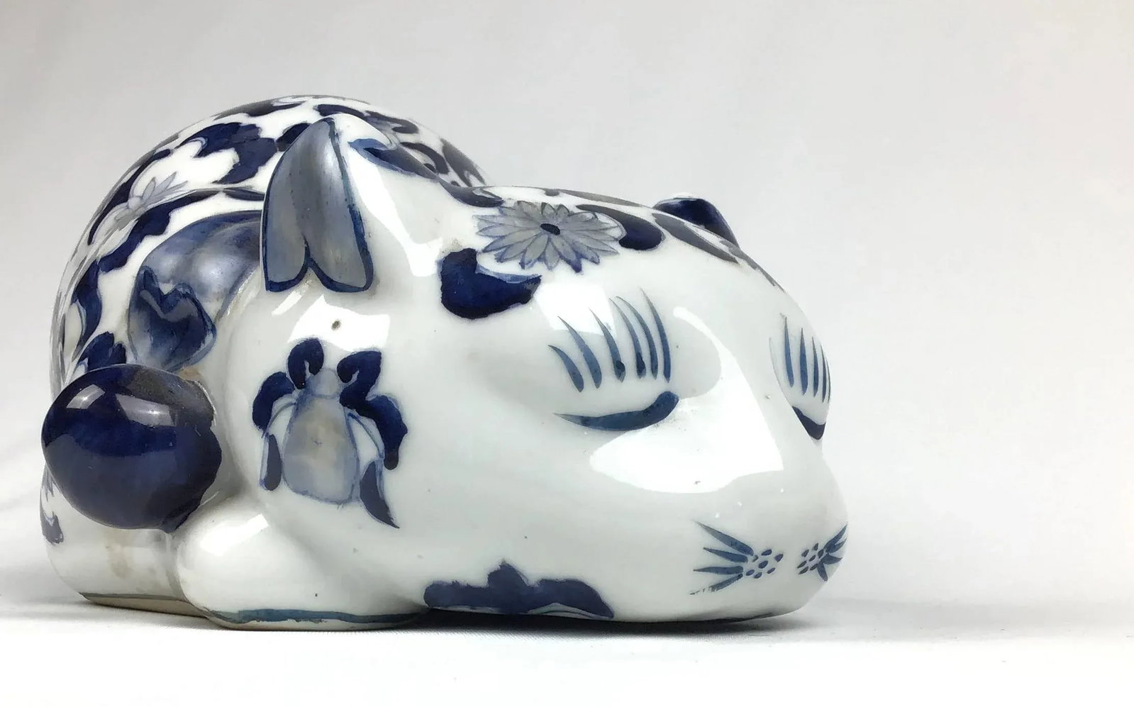 Mid Century Blue & White Porcelain Laying Cat Figurine - 5