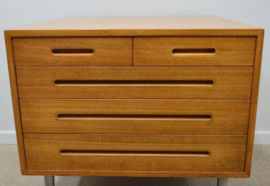 Edward Wormley for Dunbar Mid Century Modern Chest - 2