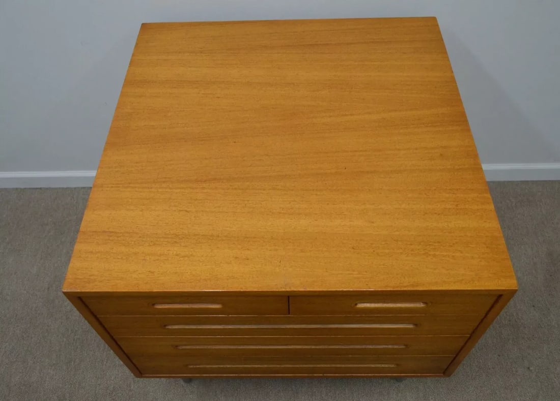 Edward Wormley for Dunbar Mid Century Modern Chest - 3