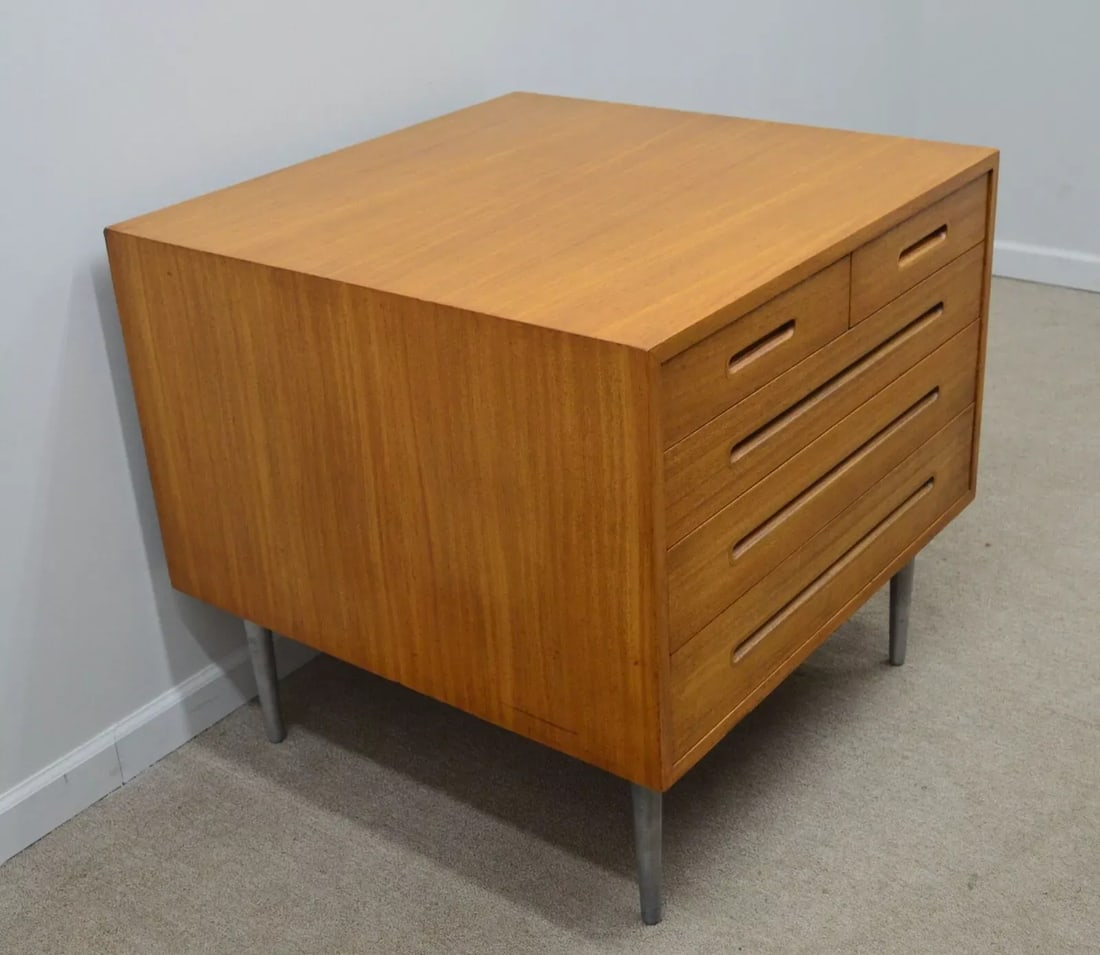 Edward Wormley for Dunbar Mid Century Modern Chest - 6