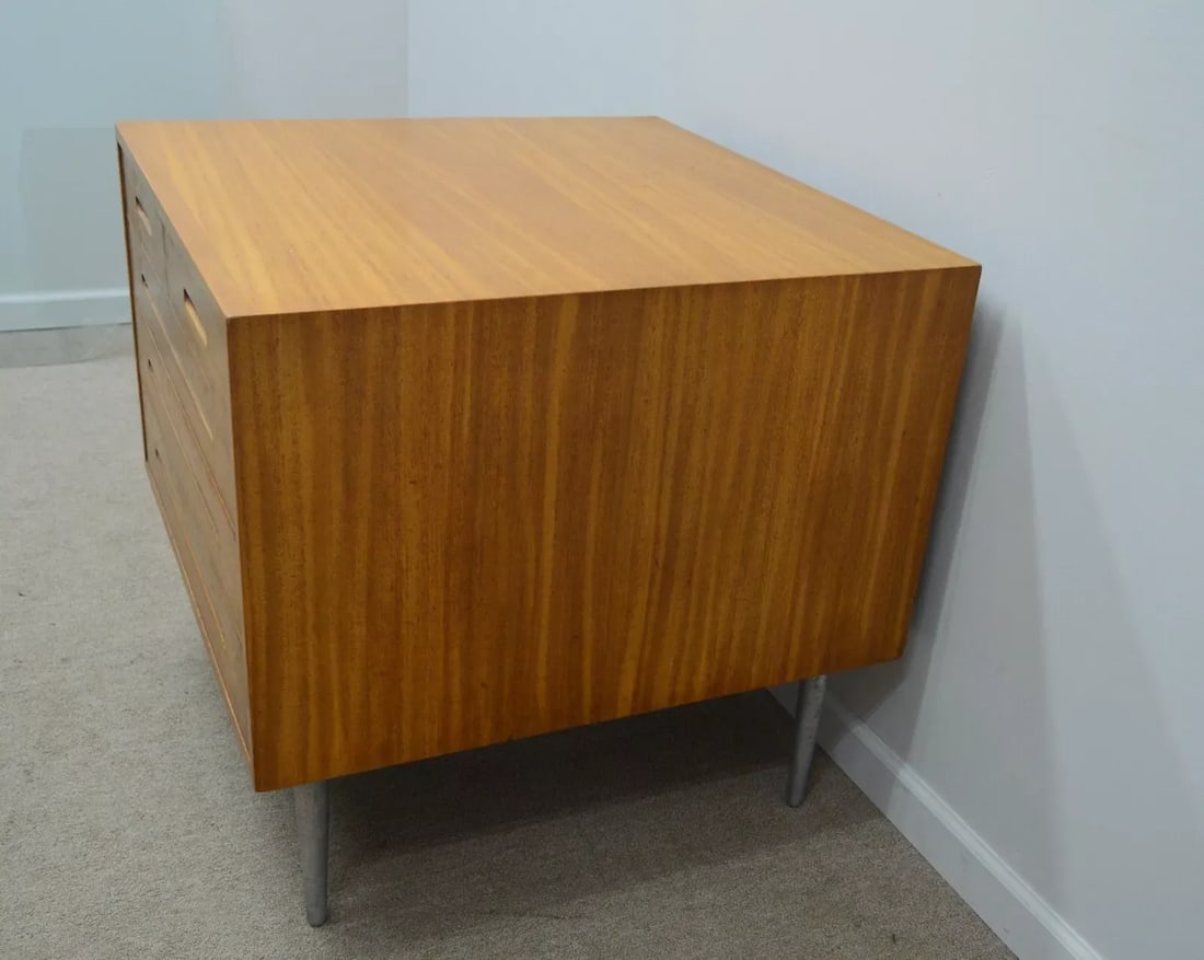 Edward Wormley for Dunbar Mid Century Modern Chest - 7