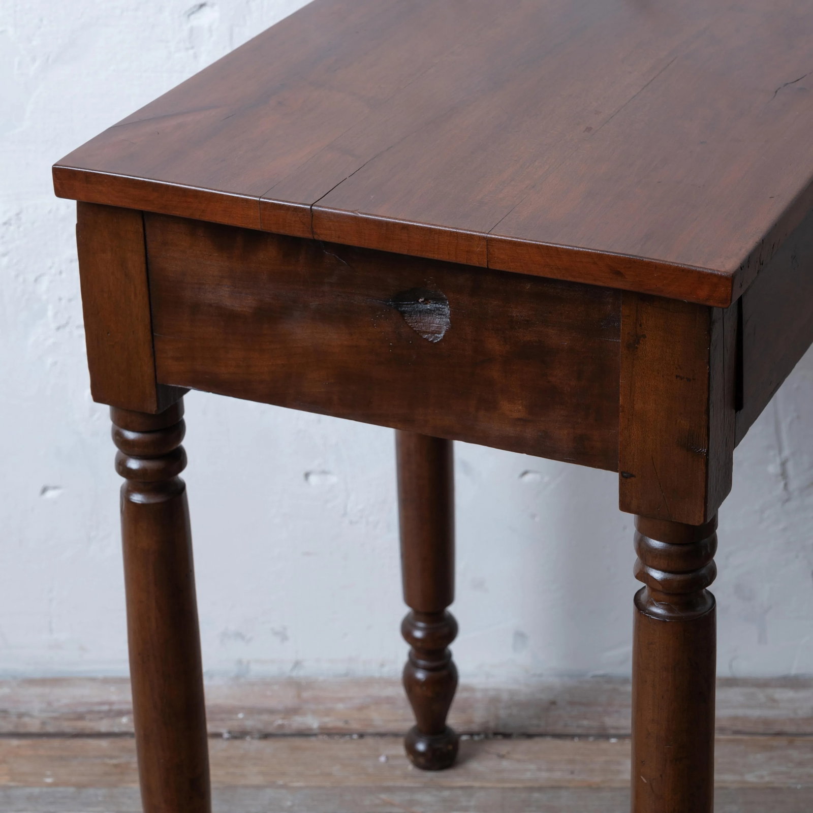 A Sheraton Mahogany One-Drawer Stand - 12