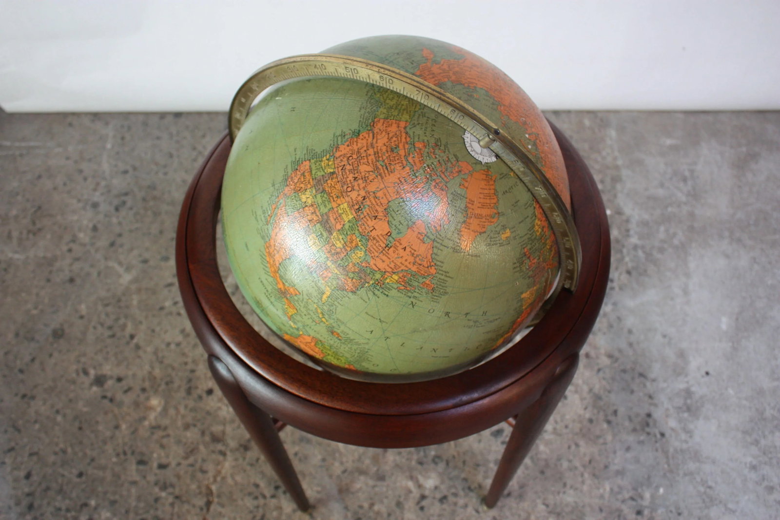 1960s Replogle Illuminated Glass Globe on Mahogany Stand - 3