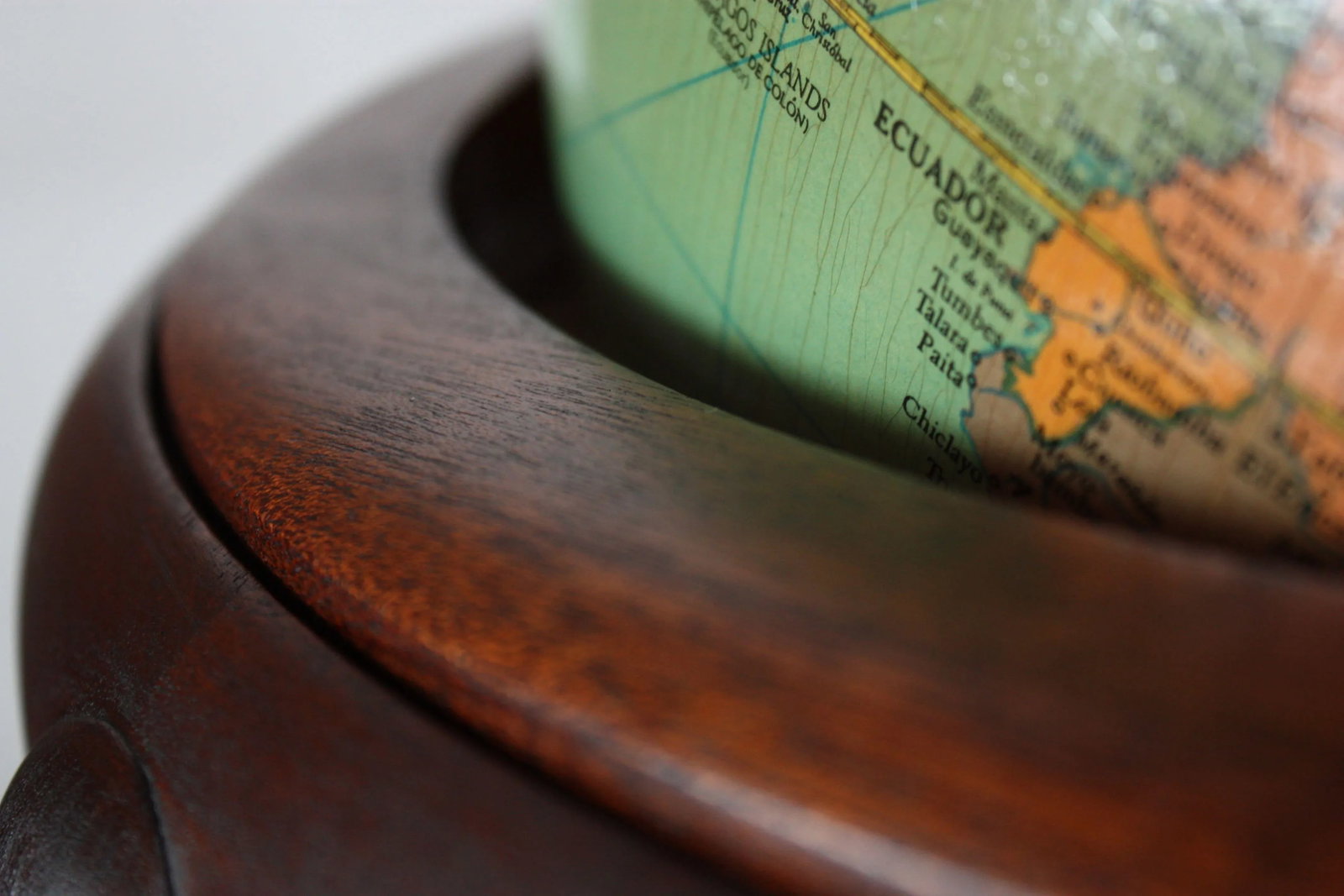 1960s Replogle Illuminated Glass Globe on Mahogany Stand - 5