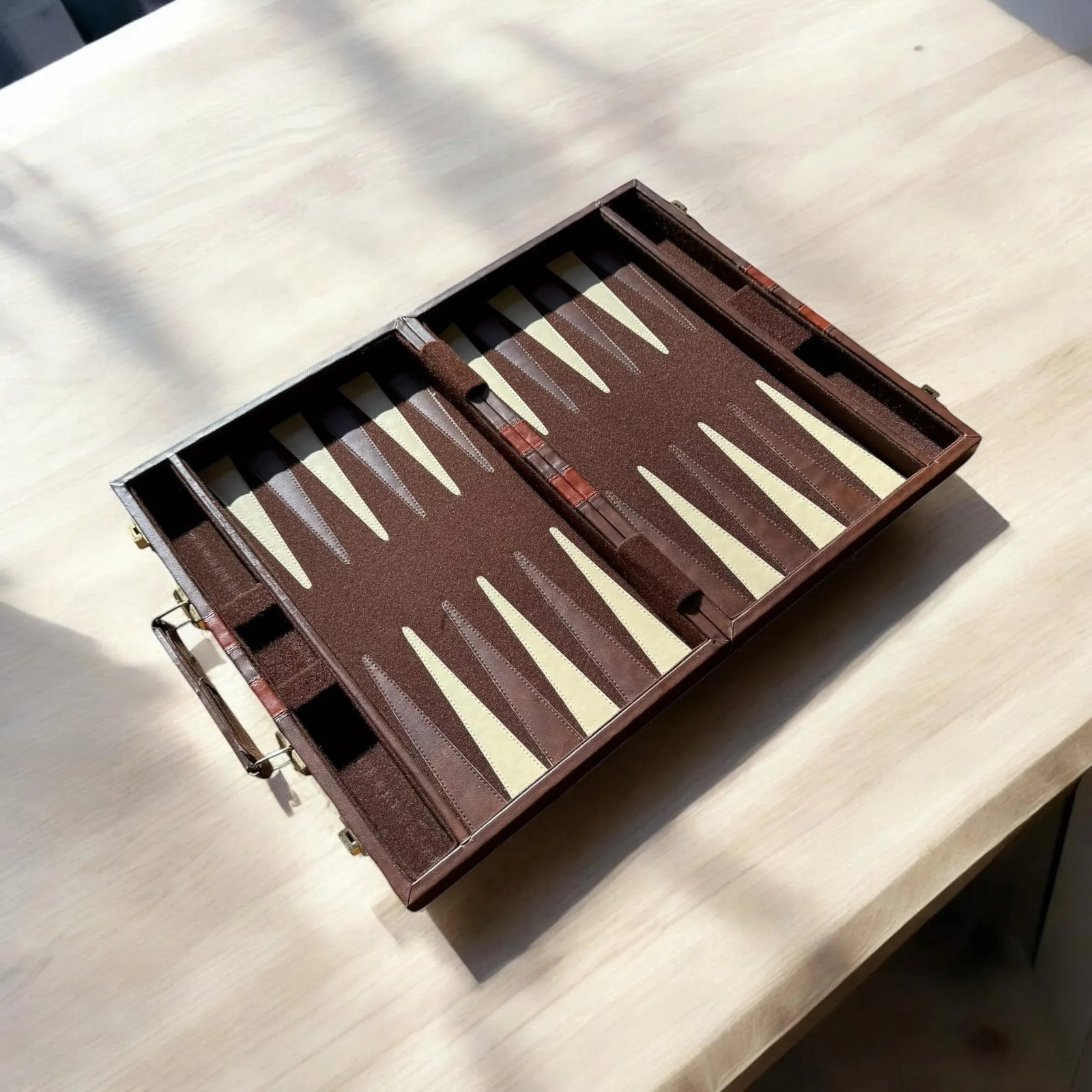 Backgammon Brown Leatherette Handled Case - 9