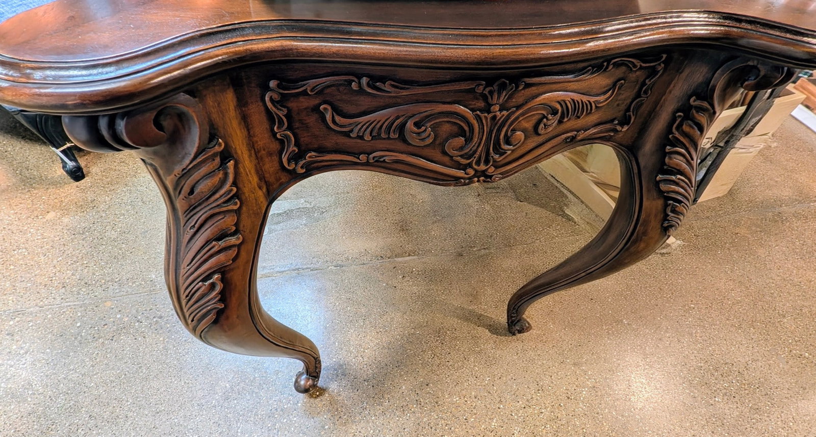Vintage French Louis XV Style Carved Walnut Writing Desk With Leather Top - 6