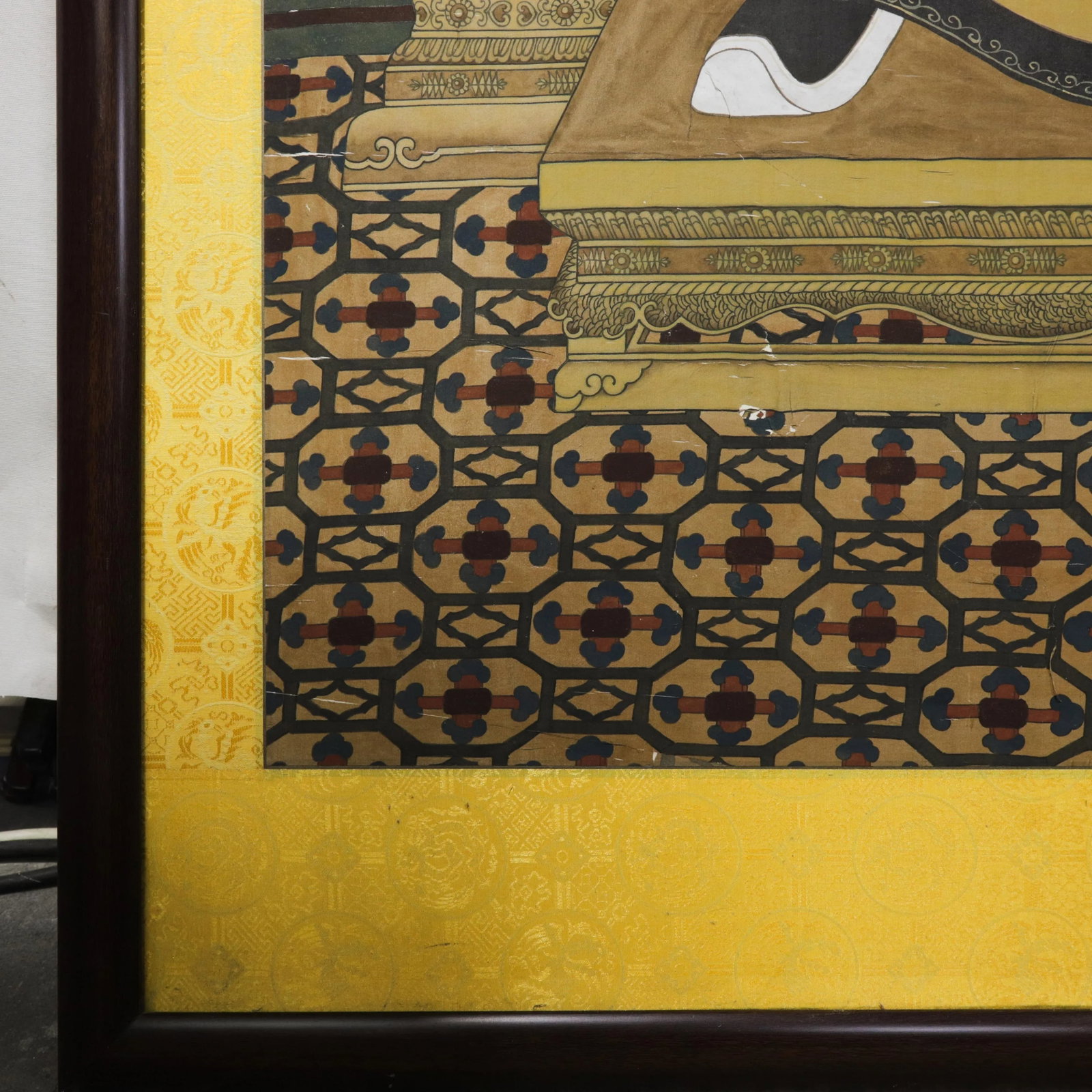 Pair of Vintage Chinese Imperial Ancestor Portraits on Silk: Qing Dynasty Emperor & Empress - 14